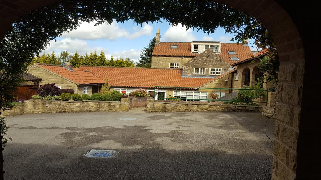 Cresswell Arms Hotel Malton Bagian luar foto