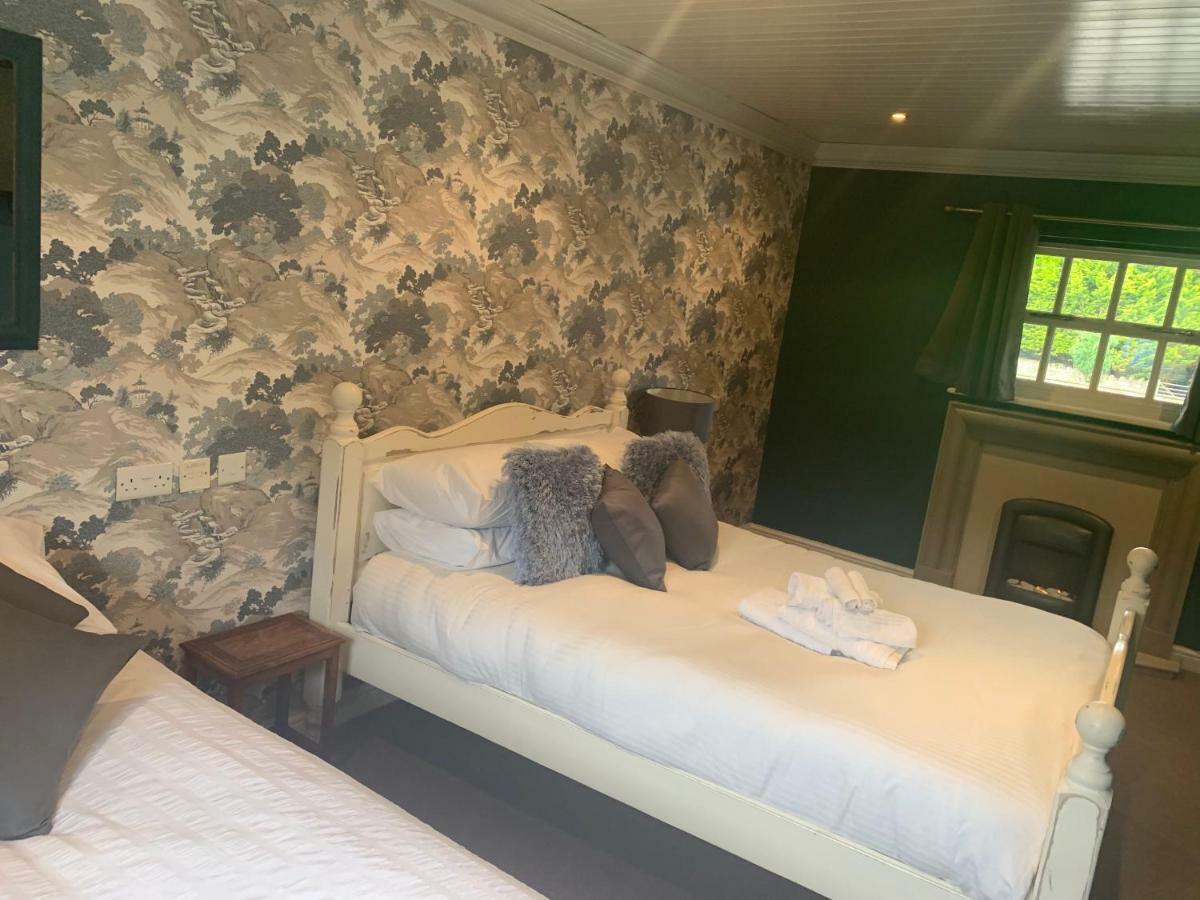 Cresswell Arms Hotel Malton Bagian luar foto